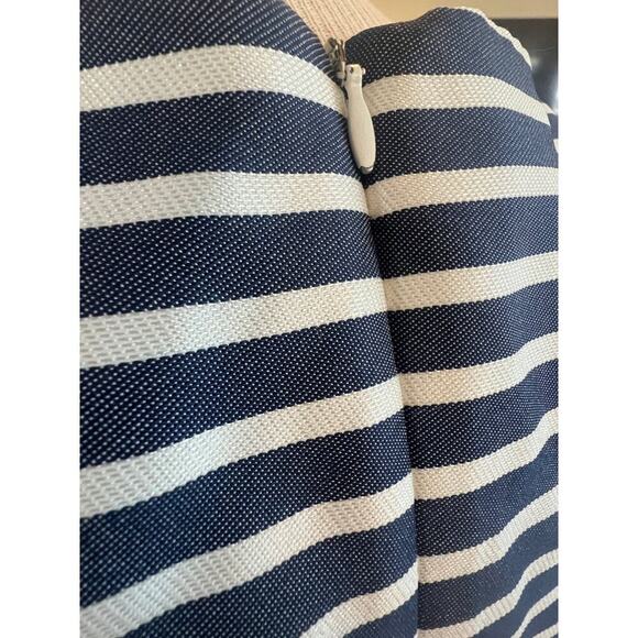 SIGNATURE by ROBBIE BEE BLUE AND WHITE STRIPED SLEEVELESS WOMENS PLUS SIZE 18 - Picture 4 of 6